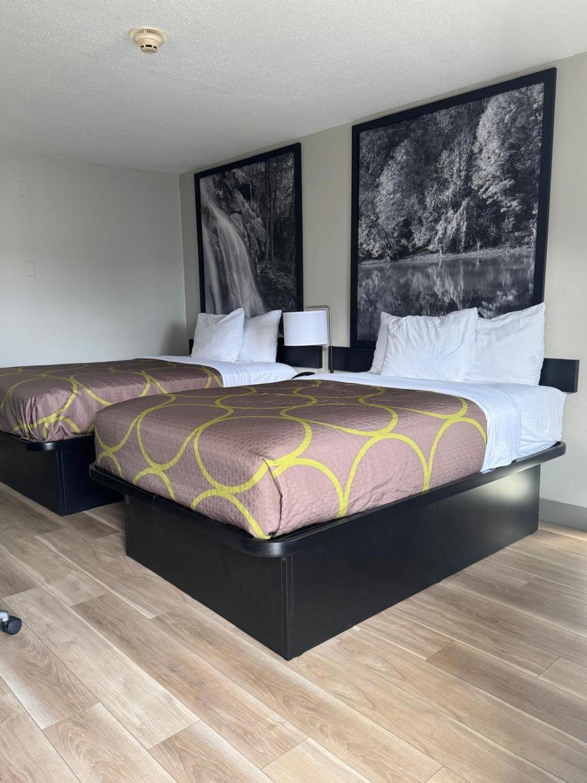Super 8 By Wyndham Charleston Wv 호텔 외부 사진